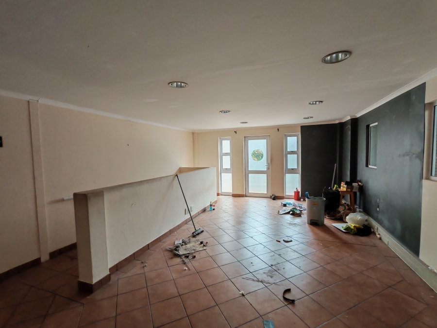 To Let Commercial Property for Rent in Asla Park Western Cape